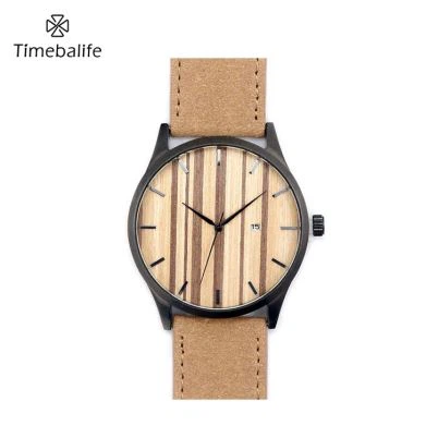 브라운 여성 나무 시계